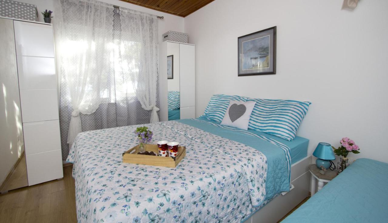 Apartments By The Sea Brela, Makarska - 11821 Zewnętrze zdjęcie
