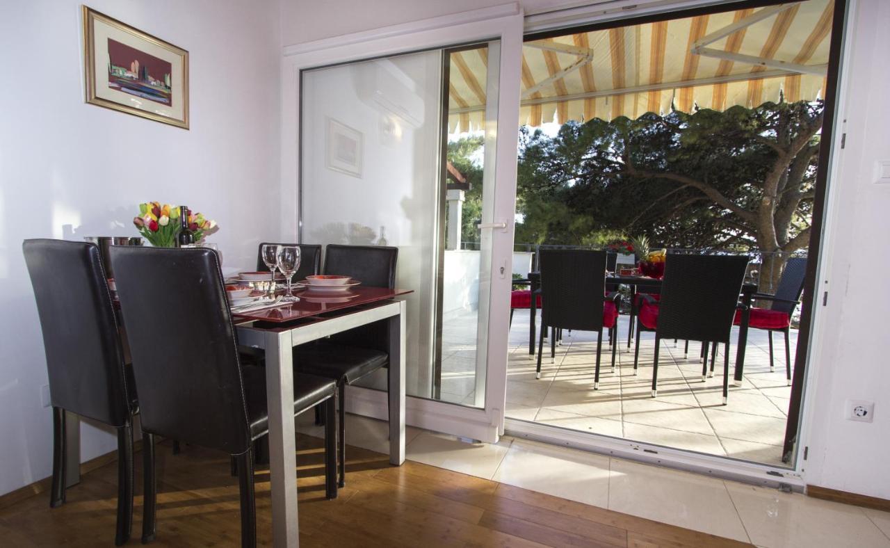Apartments By The Sea Brela, Makarska - 11821 Zewnętrze zdjęcie