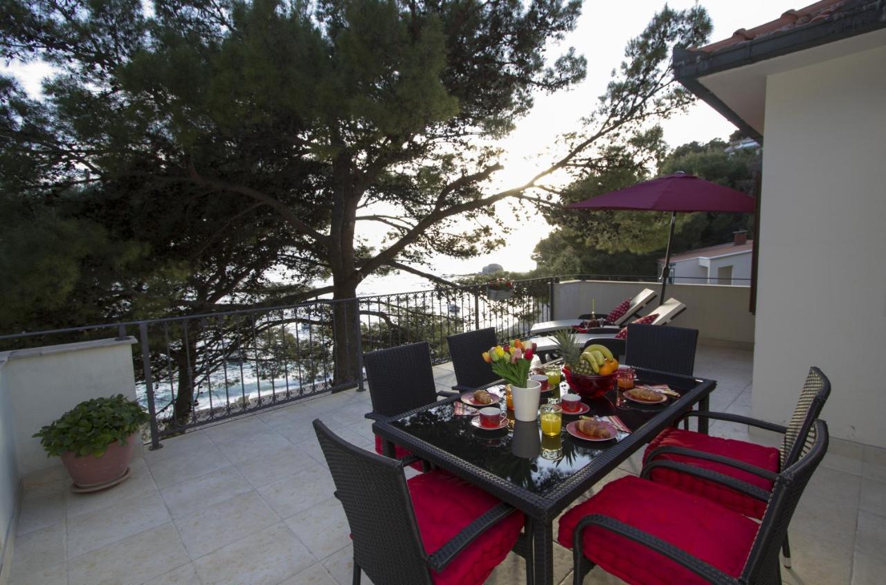 Apartments By The Sea Brela, Makarska - 11821 Zewnętrze zdjęcie